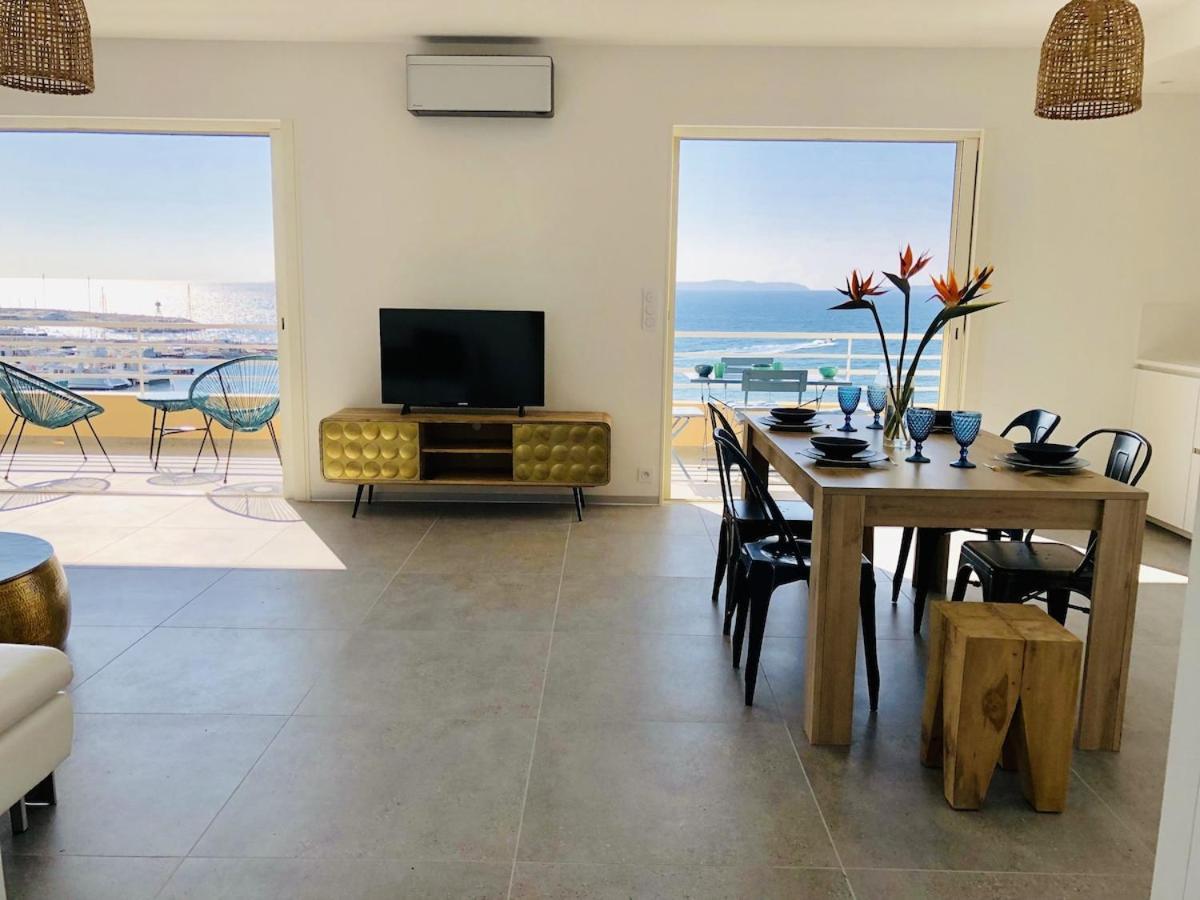 T3 Front De Mer Dernier Etage Vue Mer Petit Havre De Paix Pour Vos Vacances Emplacement Unique Vue Mer Panoramique A 180 Degres Pour Ce T3 En Face De La Plage Front De Mer Vue Sur Les Iles 5 Et Dernier Etage Avec Ascenseur Le Lavandou Exterior photo